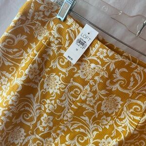 Brand new Ann Taylor Loft pencil lined linen-cotton blend skirt, size 10